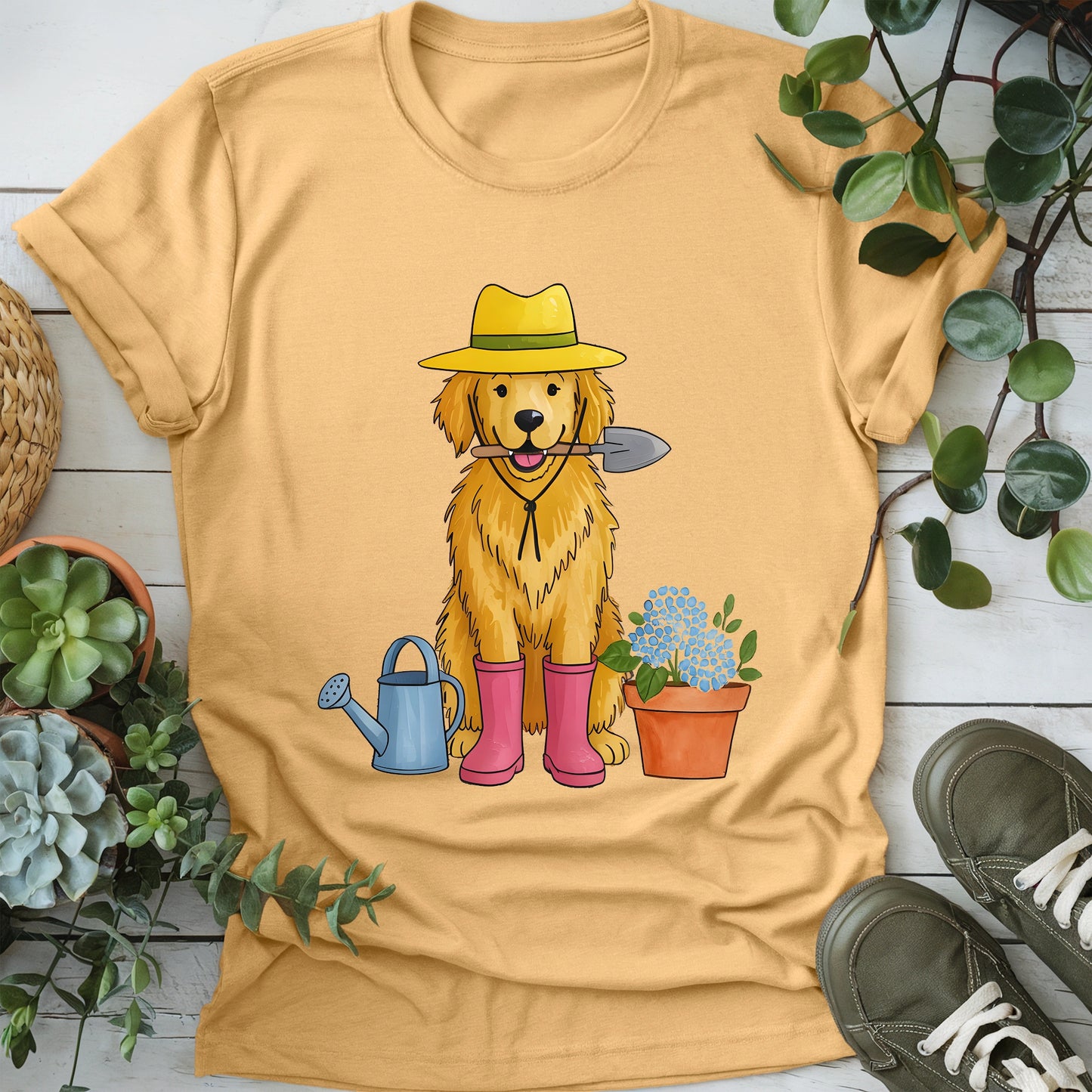Golden Retriever Gardener T-shirt